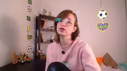 Snapshot of elise_nyx chatting on 06-11-26, 12:14 elise_nyx online show from 06-11-26, 12:14