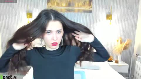 Elise online show from 03-26-26, 01:01