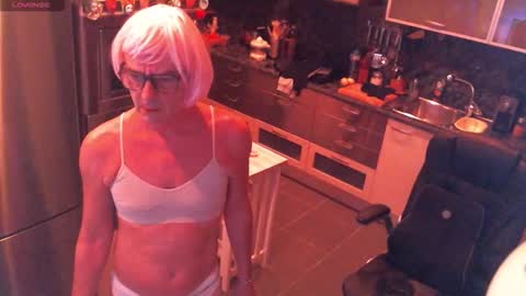 Barbie online show from 11-17-25, 08:36