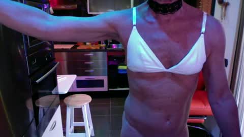Snapshot of elise_tv chatting on 07-12-26, 04:20 Barbie online show from 07-12-26, 04:20