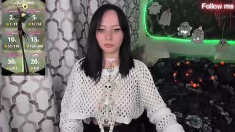 EliseRoyalty online show from 10-23-25, 12:04