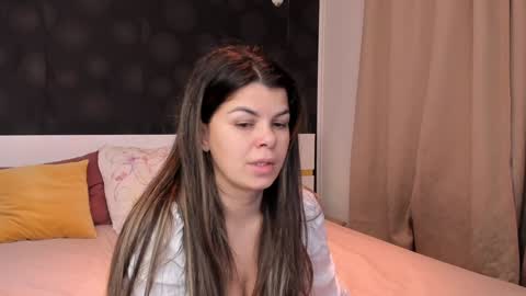 Snapshot of elisetyler89 chatting on 12-15-24, 10:37 Elly online show from 12-15-24, 10:37