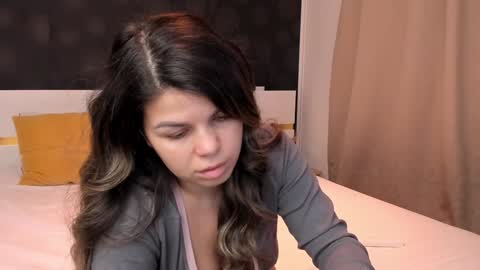 Snapshot of elisetyler89 chatting on 12-20-24, 12:19 Elly online show from 12-20-24, 12:19