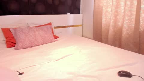 Snapshot of elisetyler89 chatting on 10-15-25, 07:41 Elly online show from 10-15-25, 07:41