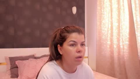 Snapshot of elisetyler89 chatting on 11-03-25, 08:59 Elly online show from 11-03-25, 08:59