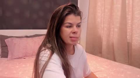 Snapshot of elisetyler89 chatting on 11-04-25, 08:57 Elly online show from 11-04-25, 08:57