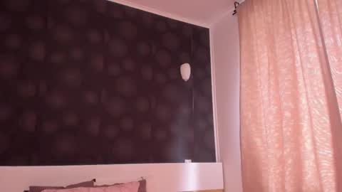 Snapshot of elisetyler89 chatting on 11-18-25, 08:08 Elly online show from 11-18-25, 08:08