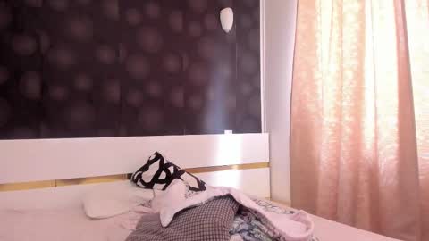 Snapshot of elisetyler89 chatting on 11-21-25, 09:52 Elly online show from 11-21-25, 09:52