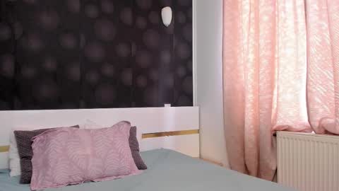 Snapshot of elisetyler89 chatting on 12-02-25, 08:08 Elly online show from 12-02-25, 08:08