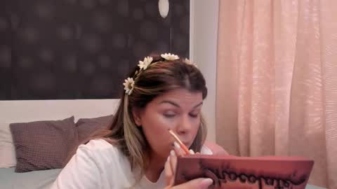 Snapshot of elisetyler89 chatting on 12-05-25, 08:45 Elly online show from 12-05-25, 08:45