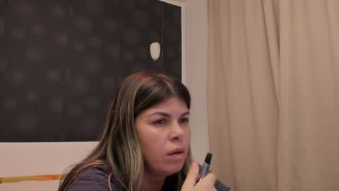 Elly online show from 04-19-26, 06:07