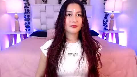 Snapshot of elisevalmont chatting on 06-24-26, 03:27 ELISE online show from 06-24-26, 03:27