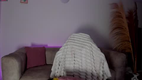 Snapshot of elissa_dominguez chatting on 07-10-26, 06:28 Elissa online show from 07-10-26, 06:28