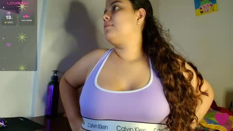 Snapshot of elisuarez_ chatting on 10-10-25, 05:39 Eliss online show from 10-10-25, 05:39