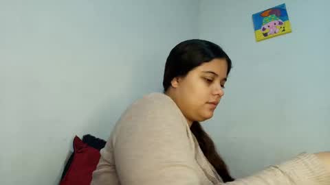 Snapshot of elisuarez_ chatting on 12-17-25, 07:58 Eliss online show from 12-17-25, 07:58