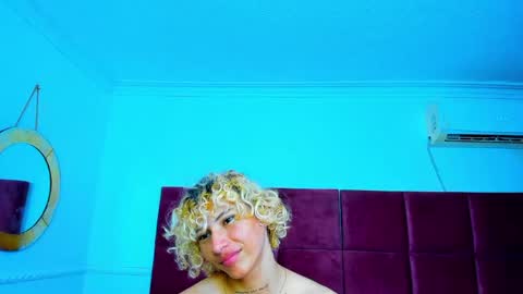 Snapshot of elite__models chatting on 05-28-26, 07:11 Valentino Konny y Jhon online show from 05-28-26, 07:11