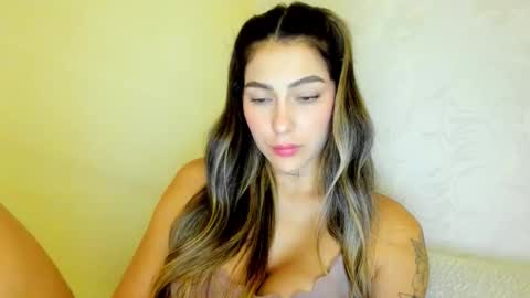 Snapshot of eliza_sanz chatting on 10-22-25, 12:44 My name is ElizaPVT is open online show from 10-22-25, 12:44