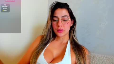 Snapshot of eliza_sanz chatting on 12-17-25, 04:46 My name is ElizaPVT is open online show from 12-17-25, 04:46