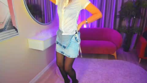 Snapshot of elizabe_th chatting on 02-16-25, 11:59 Elizabethangel online show from 02-16-25, 11:59