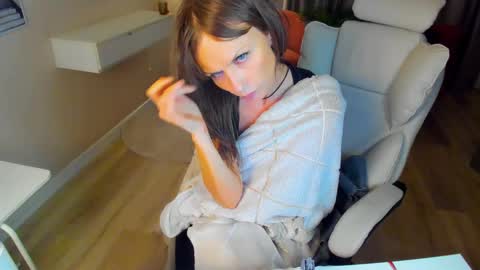 Snapshot of elizabe_th chatting on 03-07-25, 12:15 Elizabethangel online show from 03-07-25, 12:15