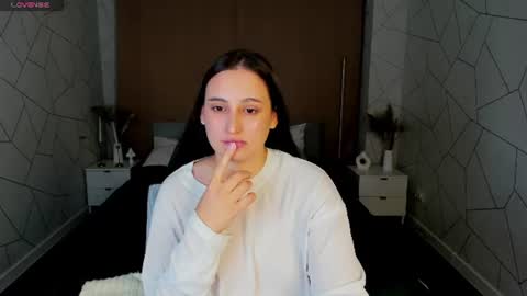 Snapshot of elizabet_collins chatting on 07-18-26, 05:28 Elizabet online show from 07-18-26, 05:28