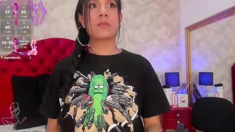 Snapshot of elizabet_taylor_ chatting on 11-26-25, 02:51 Elizabet Taylor online show from 11-26-25, 02:51