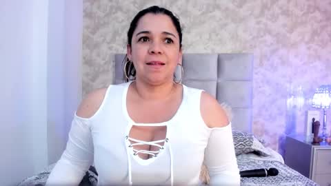 Elizabeth online show from 02-10-25, 03:57