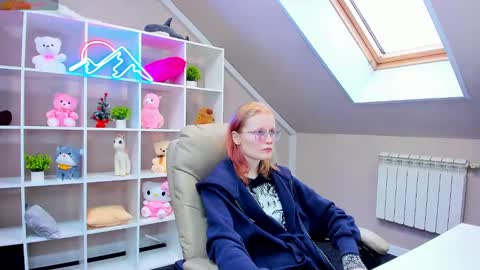 Elizabeth online show from 01-03-25, 07:38