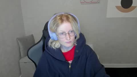 Elizabeth online show from 09-12-25, 12:22