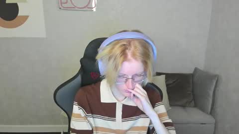 Elizabeth online show from 09-20-25, 01:28