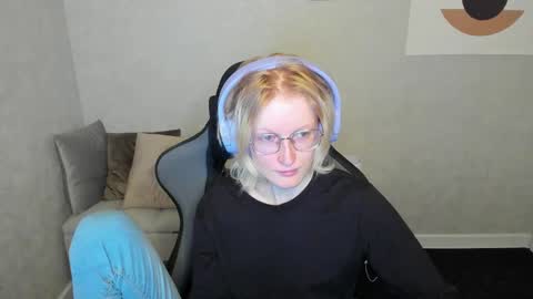 Elizabeth online show from 09-25-25, 01:09