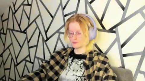 Snapshot of elizabeth_harpper chatting on 11-07-25, 01:27 Elizabeth online show from 11-07-25, 01:27