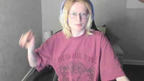 Snapshot of elizabeth_harpper chatting on 12-05-25, 02:09 Elizabeth online show from 12-05-25, 02:09