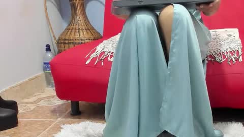 Elizabeth Mathure online show from 11-06-25, 07:42