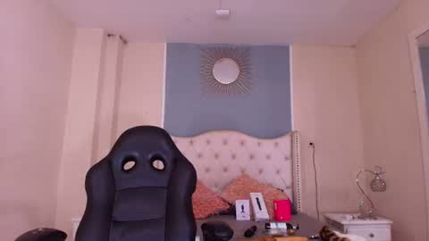 Snapshot of elizabeth_santos1 chatting on 07-01-26, 01:18 Elizabeth online show from 07-01-26, 01:18