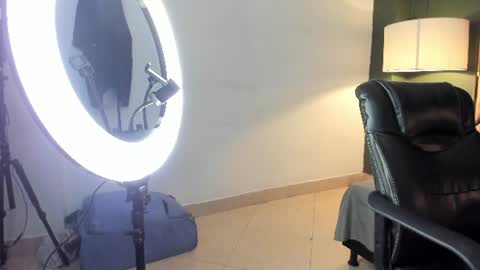 Snapshot of elizabeth_santos1 chatting on 07-04-26, 11:27 Elizabeth online show from 07-04-26, 11:27