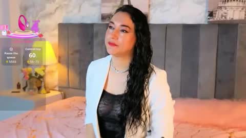 Snapshot of elizabethbennett_l chatting on 11-24-25, 12:05 elizabth online show from 11-24-25, 12:05