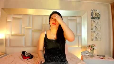 Snapshot of elizabethbennett_l chatting on 11-28-25, 10:45 elizabth online show from 11-28-25, 10:45