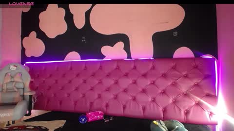 Snapshot of elizabethmilf_1 chatting on 12-20-25, 09:33 elizabethWelcome my rooomGive me more pleasure a PVT is open PVT new online show from 12-20-25, 09:33