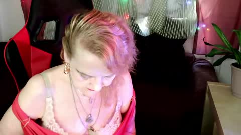 Snapshot of elizabethmonro chatting on 06-07-26, 04:44 Hellomy name is Liset Monroe online show from 06-07-26, 04:44