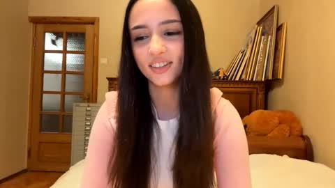 Mia online show from 11-26-25, 03:35