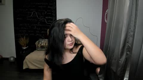 Snapshot of elizabethvamp chatting on 03-18-26, 06:44 Elizabeth online show from 03-18-26, 06:44