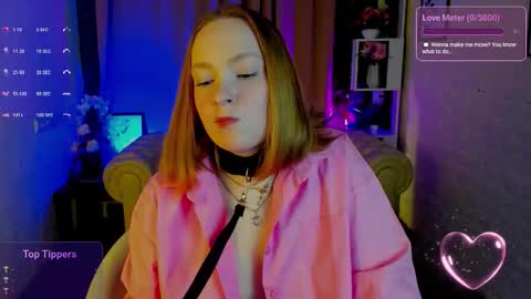 Snapshot of elizabethwalson chatting on 11-22-25, 09:25 Lizzy online show from 11-22-25, 09:25