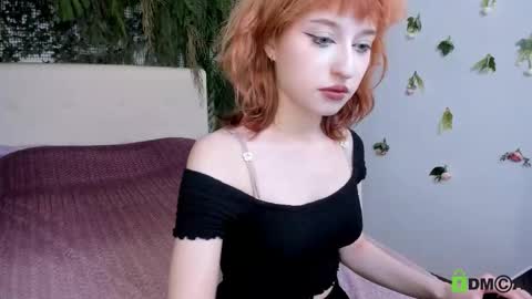 Snapshot of elizanik chatting on 12-13-25, 11:54 Eliza online show from 12-13-25, 11:54