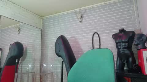   online show from 12-04-25, 06:38