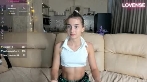 Eliz                               online show from 03-10-25, 03:20