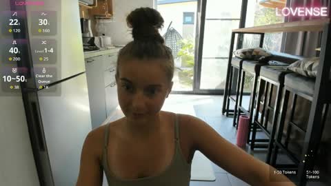 Eliz                               online show from 04-15-26, 12:01