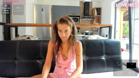 Eliz                               online show from 05-29-26, 06:33