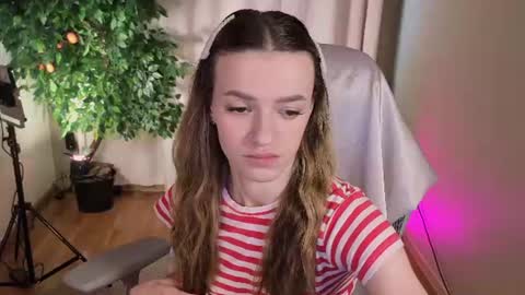 elizzza_ online show from 07-04-26, 05:13