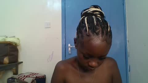 Snapshot of ella8_ chatting on 06-15-26, 01:52 ella8_ online show from 06-15-26, 01:52
